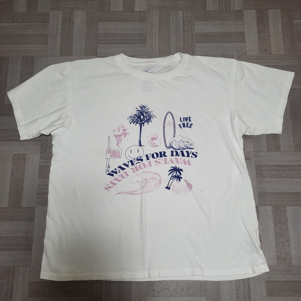 .Pura Vida white t shirt